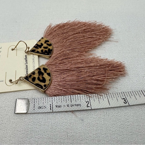 Dangle Earrings Fringe Animal Print Pink - Picture 7 of 7